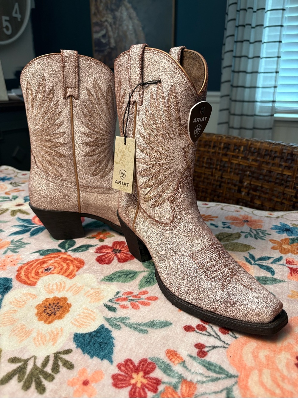 Ariat Snip Toe Cowboy Boots Size 6.5